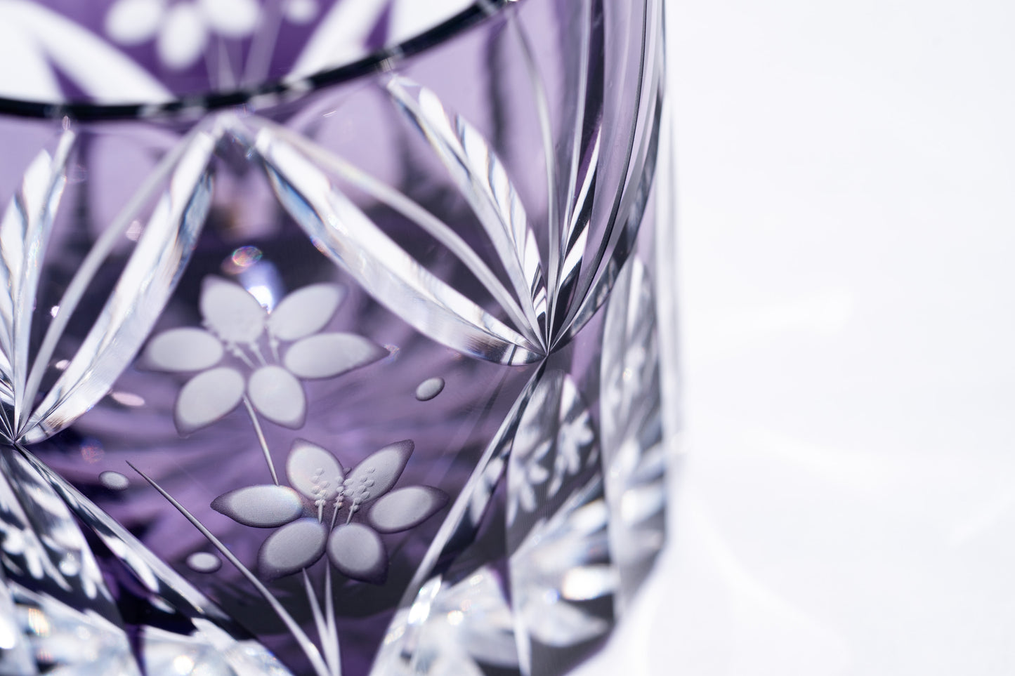 M-3067-V Flower Basket Pattern Mini Old Purple