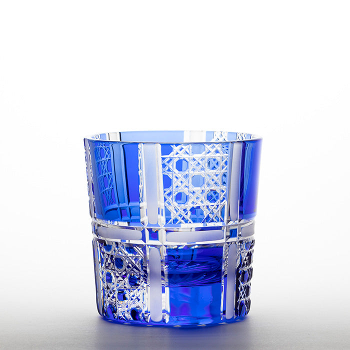 M-5035-B 八角篭目市松文様 酒グラス ルリ - 硝子工房 彩鳳